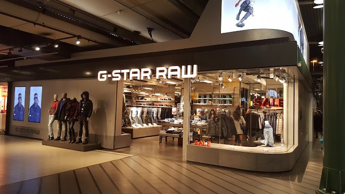 Monet Leraar op school Ontoegankelijk G-Star RAW Store at Amsterdam Airport